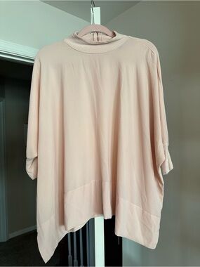 Women's Relaxed Dolman Sleeve Top in Blush Pink